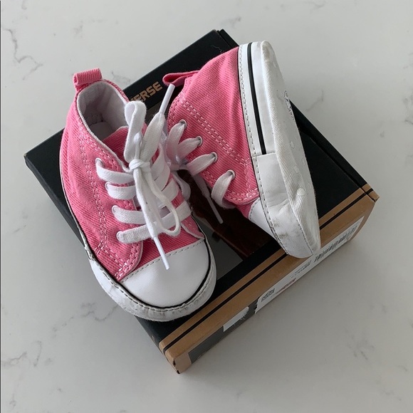 baby crib converse